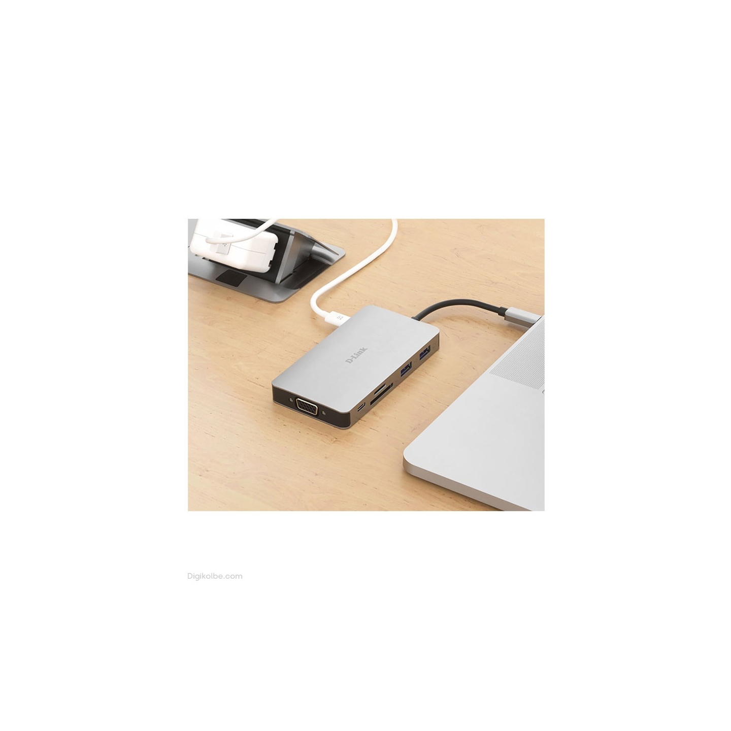 هاب USB-C دی‌لینک DUB-M910 ( 9 پورت )
