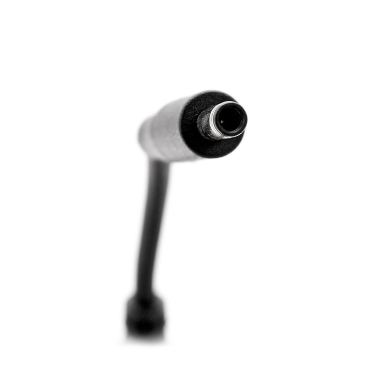 شارژر لپ‌تاپ دل 9560 (XPS 15)