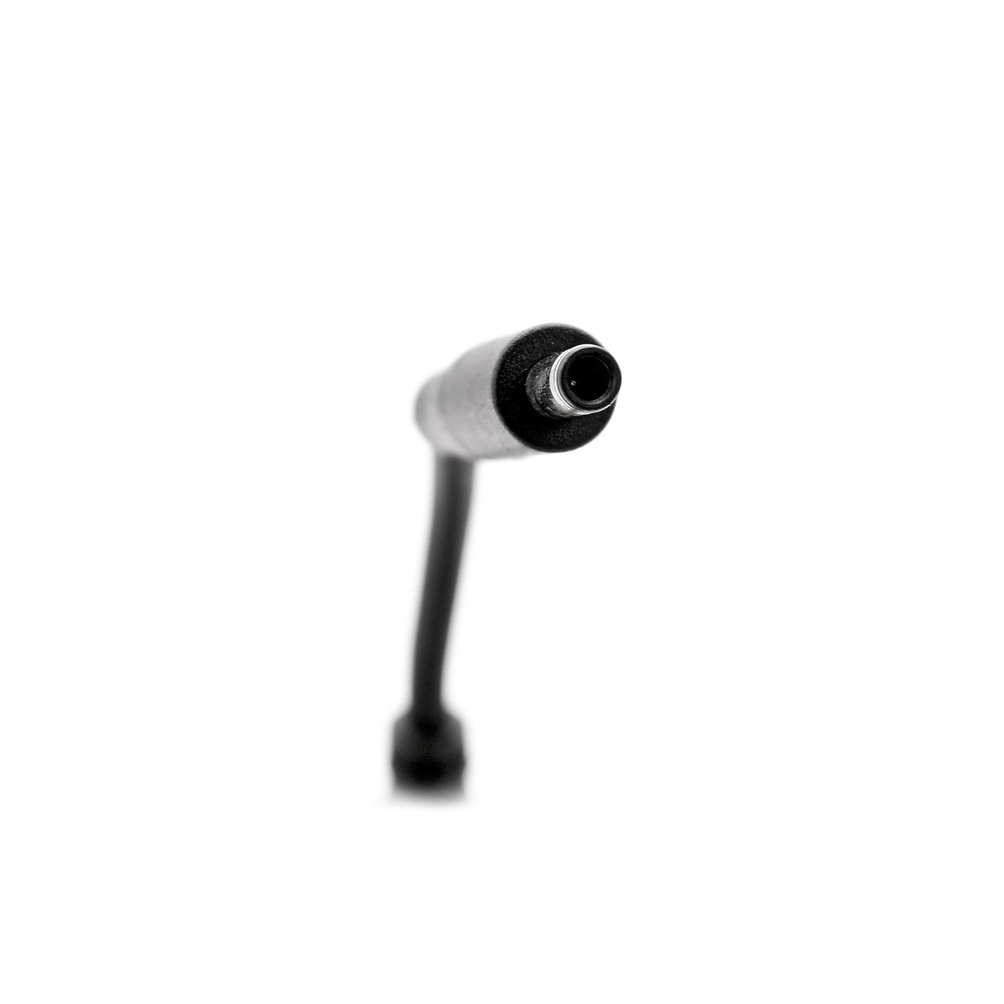 شارژر لپ‌تاپ دل 9560 (XPS 15)