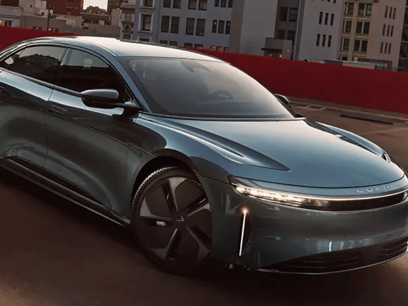 Lucid Motors این ماه رانندگی آزاد بدون دخالت دست را در بزرگراه‌ها راه‌اندازی می‌
