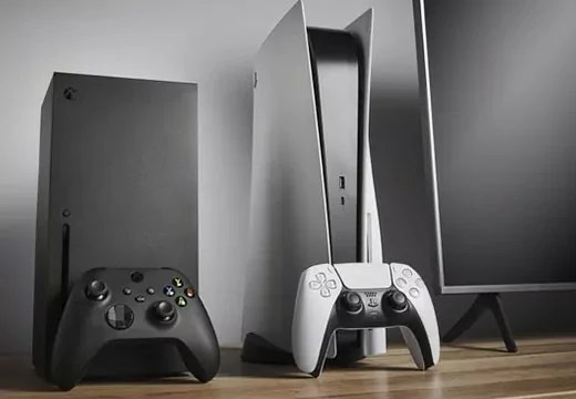 مایکروسافت دوباره قیمت Xbox Series X را افزایش داد؛ این بار به ۶۴۹ دلار. این دومین افزایش قیمت در سال ۲۰۲۵ است که در پی تعرفه‌های متغیر و بحران مداوم قیمت‌ها در حوزه فناوری رخ می‌دهد.