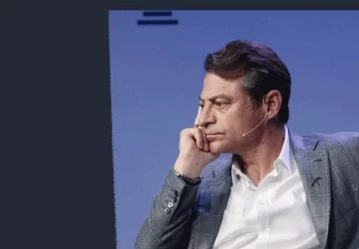 «می‌خواهی جوان بمانی؟ پیتر دیاماندیس می‌گوید کافی است ۱۰ سال آینده را زنده بمانی.»